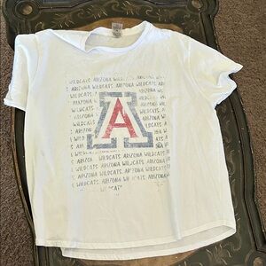 University of Arizona Wildcats women’s White T-Shirt M 🐻⬇️